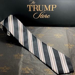 President Donald J Trump Signature Collection Tie